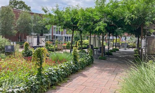 Prachtige tuinen van Humanitas Deventer
